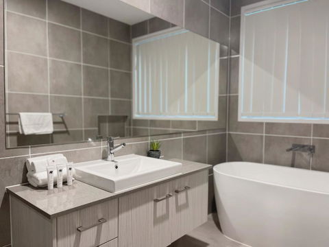 Gold Coast Oasis Villa At Coomera - Accommodation Burleigh 4