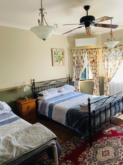 GOLDEN LACE B&B - Accommodation Burleigh 2