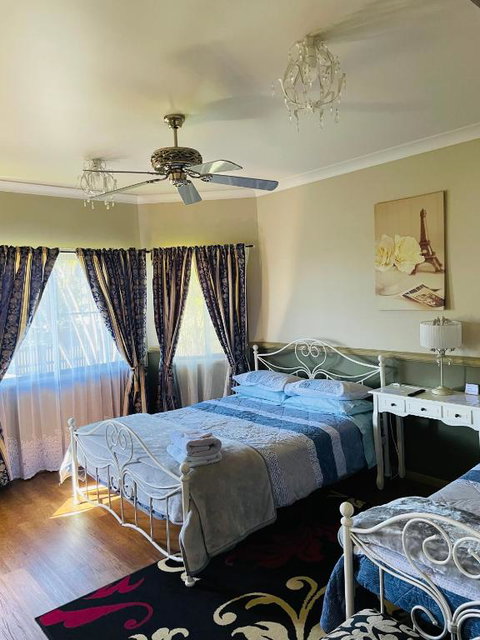 GOLDEN LACE B&B - Accommodation Burleigh 4