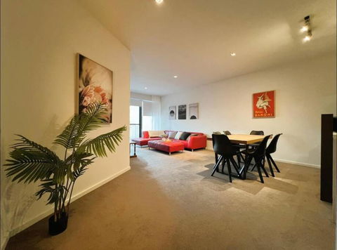 GW24-1 BATH 2 BR At The Glen With FREE Parking And Balcony - Accommodation Burleigh 2