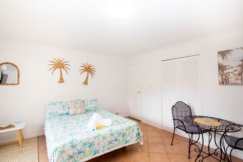 GORGEOUS STUDIO + 100M TO BEACH + POOL - Accommodation Burleigh 0