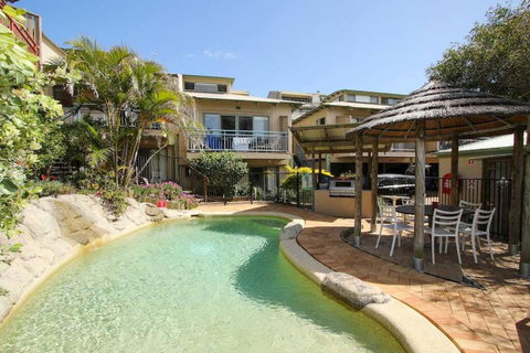 GORGEOUS STUDIO + 100M TO BEACH + POOL - Accommodation Burleigh 3