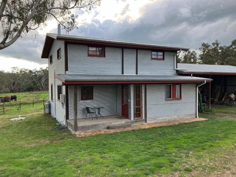 Grannies Lane Cottage - Accommodation Burleigh 0
