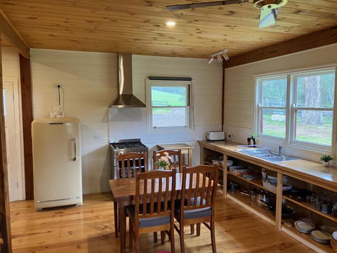 Grannies Lane Cottage - Accommodation Burleigh 1