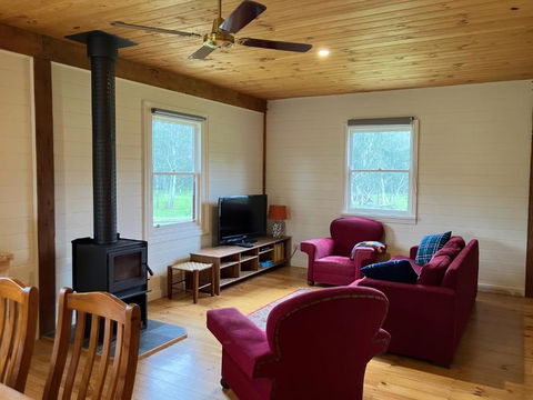 Grannies Lane Cottage - Accommodation Burleigh 2
