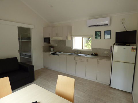 Grassy Head Holiday Park - Accommodation Burleigh 2