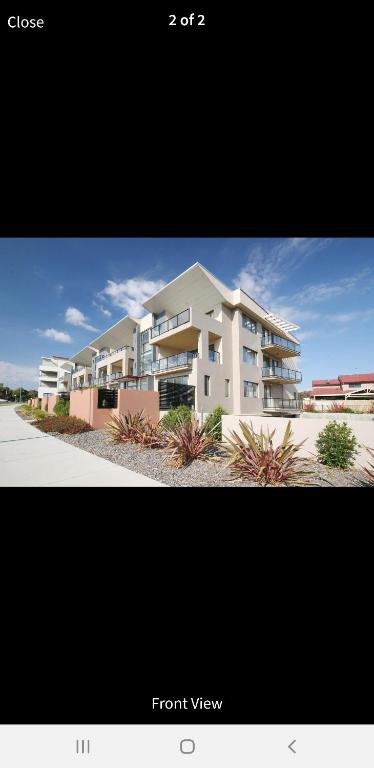 GREENWAY WATERS Apartments - Accommodation Burleigh 0