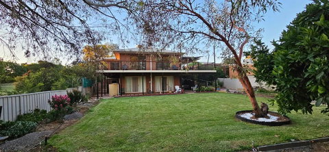 Gungurru - Accommodation Burleigh 2