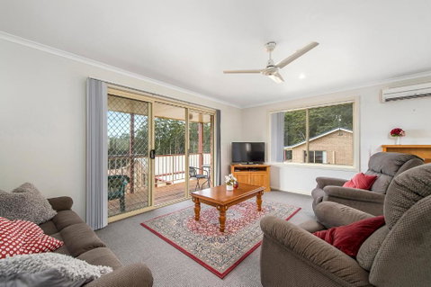 H1211 Mission Terrace Lakewood Heights Estate - Accommodation Burleigh 0