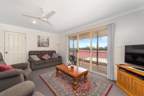 H1211 Mission Terrace Lakewood Heights Estate - Accommodation Burleigh 1