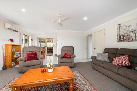 H1211 Mission Terrace Lakewood Heights Estate - Accommodation Burleigh 2