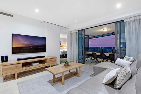 GUARANTEED OCEAN VIEW - Level 16 And Up - Soul Surfers Paradise - Self Contained &Privately Managed - Accommodation Burleigh 3