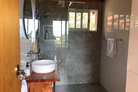 HEXAGON BEACH HOUSE Binalong Bay Of Fires Views - Accommodation Burleigh 3