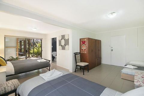 HideAway - Tweed Coast Holidays - Accommodation Burleigh 3