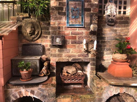 Historic Secluded Garden Cottage - Accommodation Burleigh 0