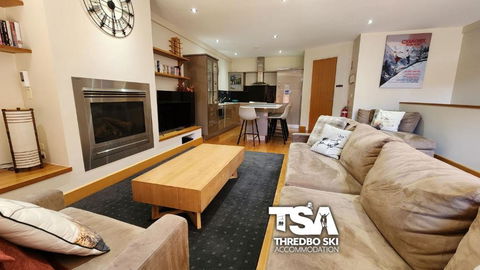 Ice Chalet 2 - Accommodation Burleigh 3