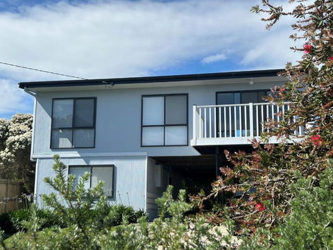 Iconic Beach House On Bruce - Accommodation Burleigh 0