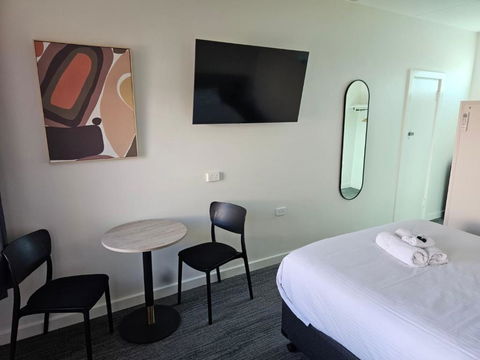 International Hotel Motel - Accommodation Burleigh 1