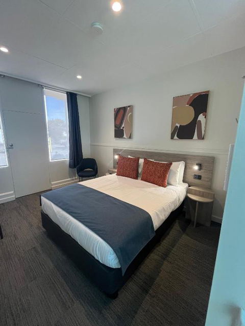 International Hotel Motel - Accommodation Burleigh 0
