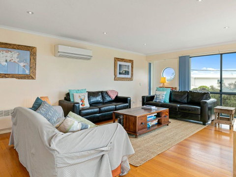 Adnajur - Accommodation Burleigh 2