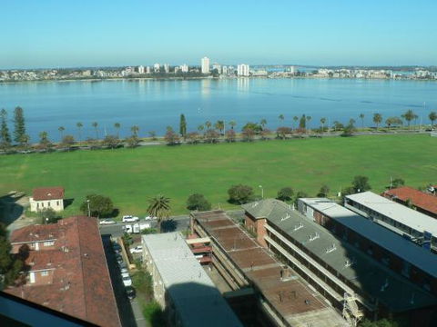 Affordable & Comfortable Apartment On Langley Park - Accommodation Burleigh 2