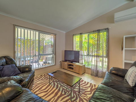 Affordable Holiday Home - Accommodation Burleigh 0