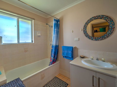 Affordable Holiday Home - Accommodation Burleigh 3