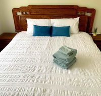 AHA Family Holiday House with Huge Backyard - Accommodation Burleigh