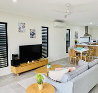 AIRLIE BEACH Delight. Hop skip jump to everything - Accommodation Burleigh