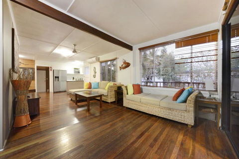Airlie Getaway - Airlie Beach - Accommodation Burleigh 3