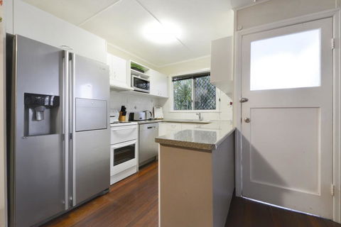 Airlie Getaway - Airlie Beach - Accommodation Burleigh 2