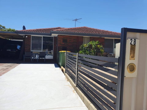 Airport Budget Room - Accommodation Burleigh 0