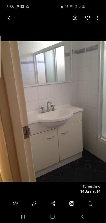 Airport Budget Room - Accommodation Burleigh 3