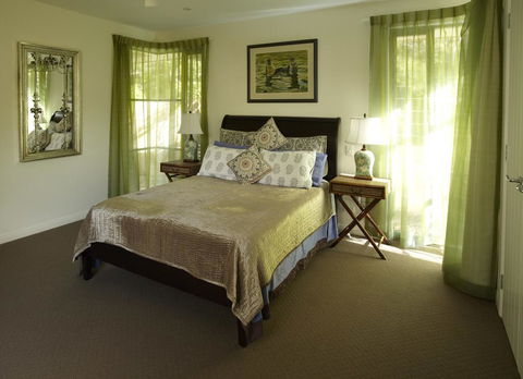 Alaya Verde Bed & Breakfast - Accommodation Burleigh 0