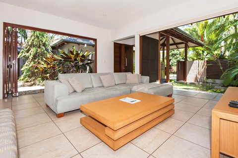 Alcove Sands - Accommodation Burleigh 3