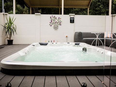 Aldgate Lodge Bed & Breakfast - Accommodation Burleigh 1