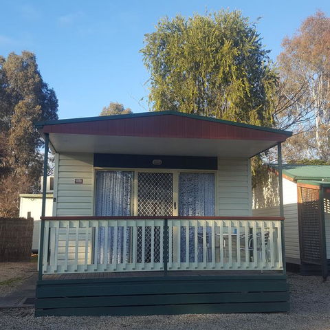 Alexandra Tourist Park - Accommodation Burleigh 3
