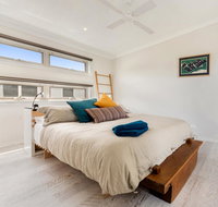 Alice's Palace 2-minute walk to lifeguard patrolled surf beach - Accommodation Burleigh