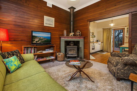 Allambee - Accommodation Burleigh 3
