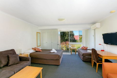 Alloggio Bathurst (previously Bathurst Apartments) - Accommodation Burleigh 2