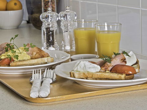 Almare Tourist Motel - Accommodation Burleigh 0