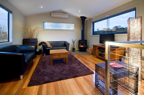 Alofi - Accommodation Burleigh 3