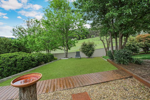 Alpine Vista - Short Walk To Town Centre - Accommodation Burleigh 2