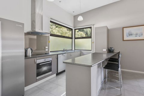 Amaroo - Accommodation Burleigh 3