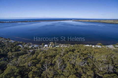 Amazing Ansons Bay Absolute Waterfront Beach House - Accommodation Burleigh 2