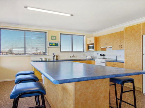 Amazing Aspects - Perched Above Tilbury Cove - Accommodation Burleigh 2