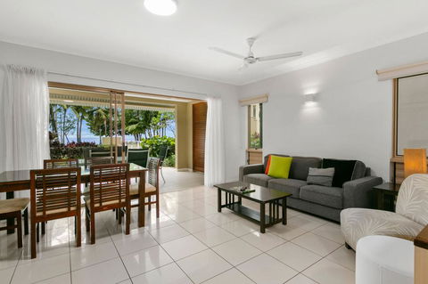 Amphora Resort Luxury Private Apts - Accommodation Burleigh 3