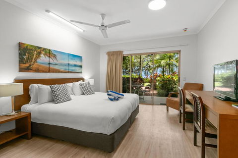 Amphora Resort Luxury Private Apts - Accommodation Burleigh 1