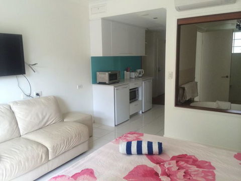 AmphoraStudioPalmCove - Accommodation Burleigh 2
