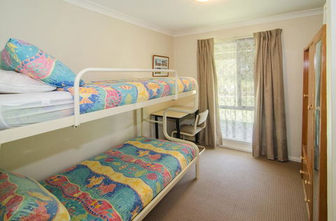 Anchors Away - Accommodation Burleigh 1